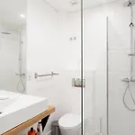 아파트 Comfortable In Bairro Alto By Lovelystay 리스본