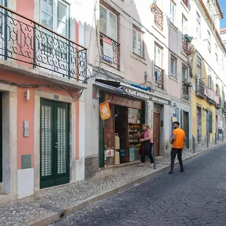 아파트 Comfortable In Bairro Alto By Lovelystay 리스본