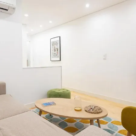 Comfortable In Bairro Alto By Lovelystay 아파트 *