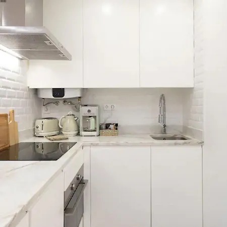 Comfortable In Bairro Alto By Lovelystay Lissabon