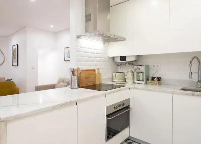 Comfortable In Bairro Alto By Lovelystay Apartment